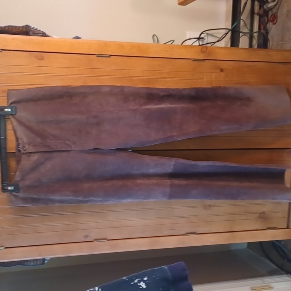 BARBARA LESSER 100% LEATHER